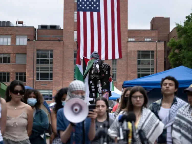 Policía Desaloja Campamento Estudiantil en Universidad de Washington