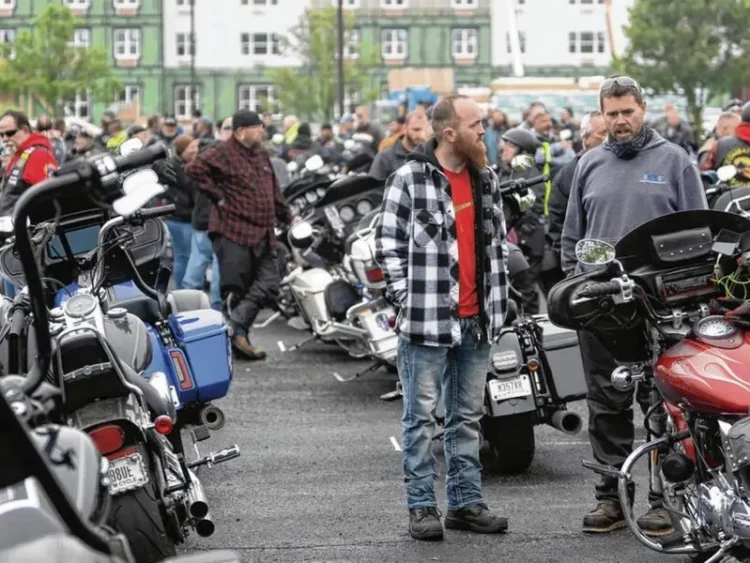 Motociclistas Despiden a Niño de Indiana que se Quitó la Vida tras Sufrir Bullying