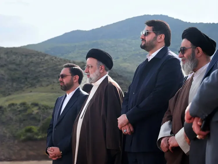 Helicóptero del Presidente de Irán Sufre Aterrizaje Forzoso y Está Ilocalizable