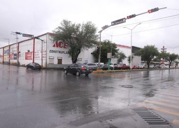 POR FIN LLUEVE Se viene aguacero y cae pulgada y media