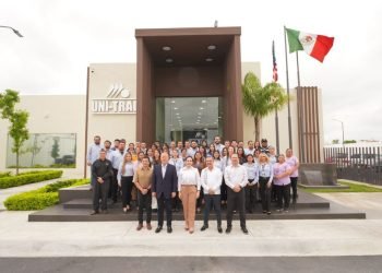 Respalda Grupo Uni-Trade a Carmen Lilia Canturosas