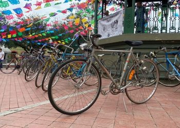 Realizan cruce de bicicletas para donación