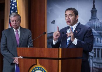 POR ACUSACIONES Apoyan Demócratas y aliados a Henry Cuéllar