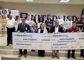 APOYA LA EDUCACIÓN Dona $120,000 a United ISD para becas estudiantiles