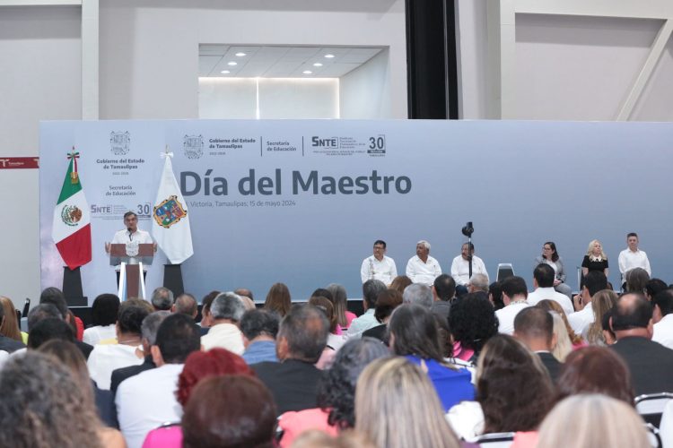 AMÉRICO VILLARREAL Reconoce la labor del magisterio tamaulipeco