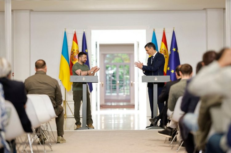 España Donará Mil Millones de Euros en Armas a Ucrania