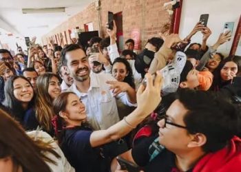 Máynez impulsa participación universitaria en SLP