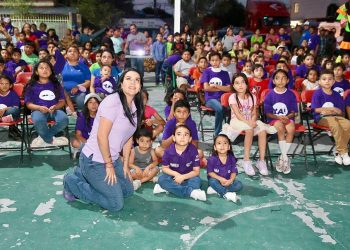 Yahleel Abdala Celebra a los niños de Nuevo Laredo