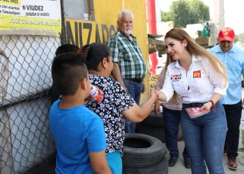 Robles aborda problemáticas en asentamientos irregulares de Victoria