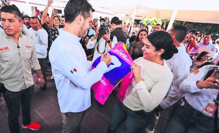 Máynez resalta que el modelo obsoleto de CFE provoca apagones