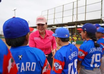 CARMEN LILIA CANTUROSAS VILLARREAL Fortalecerá al deporte infantil