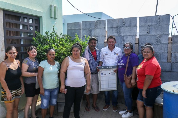 Manolo Canales Escucha y Promete en colonias de Nuevo Laredo