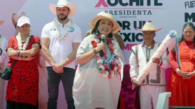 Xóchitl Gálvez promete priorizar infraestructura carretera