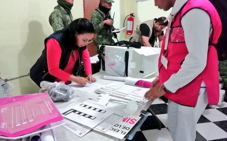 INE en apuros para cubrir a los representantes de casilla