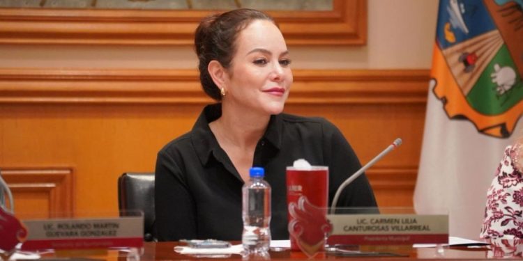 ALCALDESA CARMEN LILIA CANTUROSAS Convoca a la unidad para consolidar la transformación