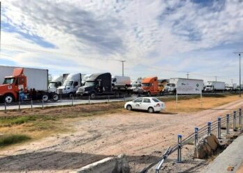 Buscan empresas retener choferes con sueldos de hasta 9 mil pesos