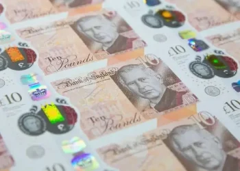 Reino Unido lanza billetes con el rostro del Rey Carlos III