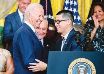 Biden decreta alivio migratorio; México celebra