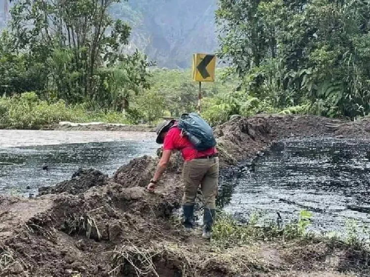 Nuevo derrame de petróleo contamina río amazónico; afecta a pobladores en Ecuador