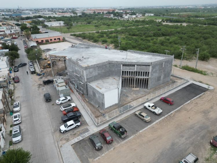 LLEVA UN 70% Avanza Construcción de infoteca al poniente
