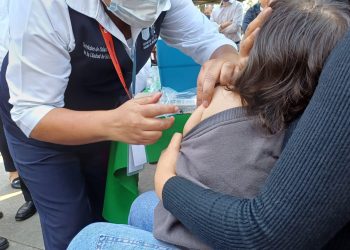 Continúa la Secretaría de Salud inmunizando contra el sarampión