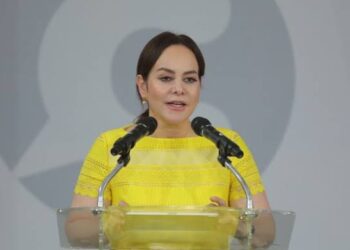 ALCALDESA CARMEN LILIA CANTUROSAS Anuncia convocatoria para las Becas UNE