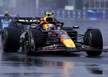 ¡’Checo’ Pérez vuelve a terminar con su auto destrozado en el GP de Canadá!