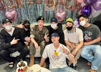 BTS Celebran la Salida de Jin del Servicio Militar