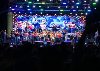 Disfrutan de concierto por 176 Aniversario de Nuevo Laredo