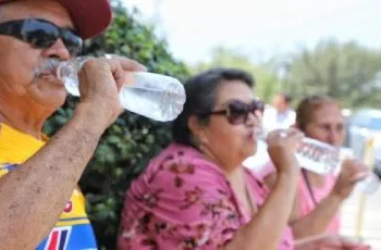 Continúa PC operativo de hidratación; cuidan a personas que trabajan al sol
