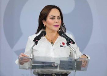 CARMEN LILIA CANTUROSAS Invita al gran concierto por el 176 Aniversario de Nuevo Laredo