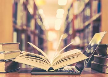 Presentan nuevos libros de texto para escuelas públicas de Texas