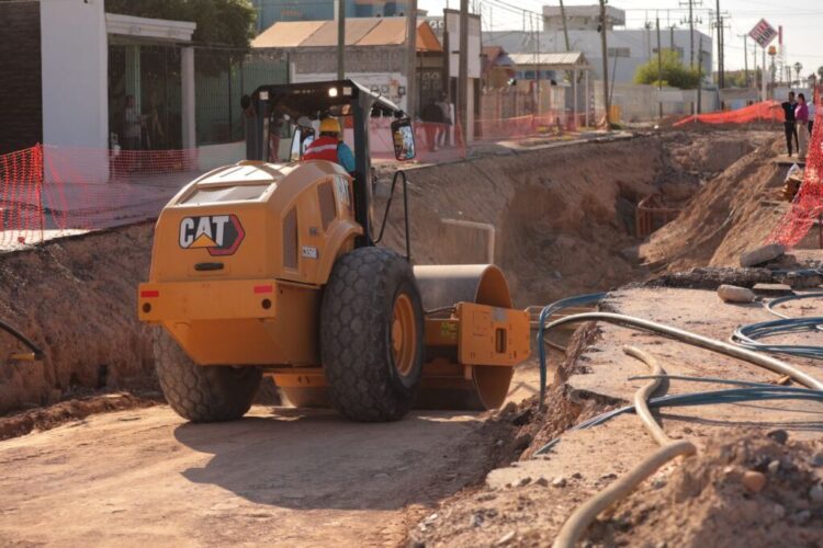 Avanza la construcción de colector pluvial y sanitario 15 de Septiembre