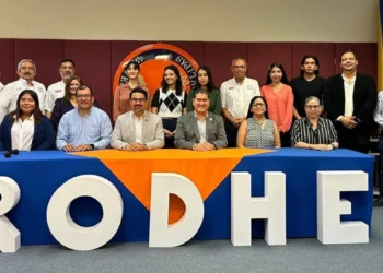 Estudiantes de economía de la UAT reciben reconocimiento nacional