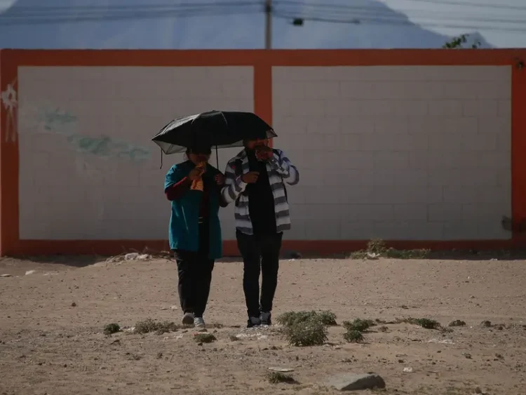 Aunque el Ciclo Escolar Terminó Antes, Maestros Siguen en Escuelas Pese a Onda de Calor