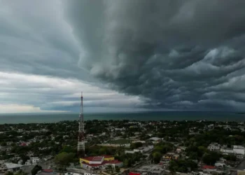 Preparativos en Yucatán y Quintana Roo por Huracán Beryl