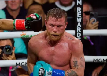 David Benavidez Provoca al ‘Canelo’ Álvarez