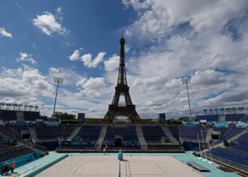 Conade miente: sí pidió hospedaje para París