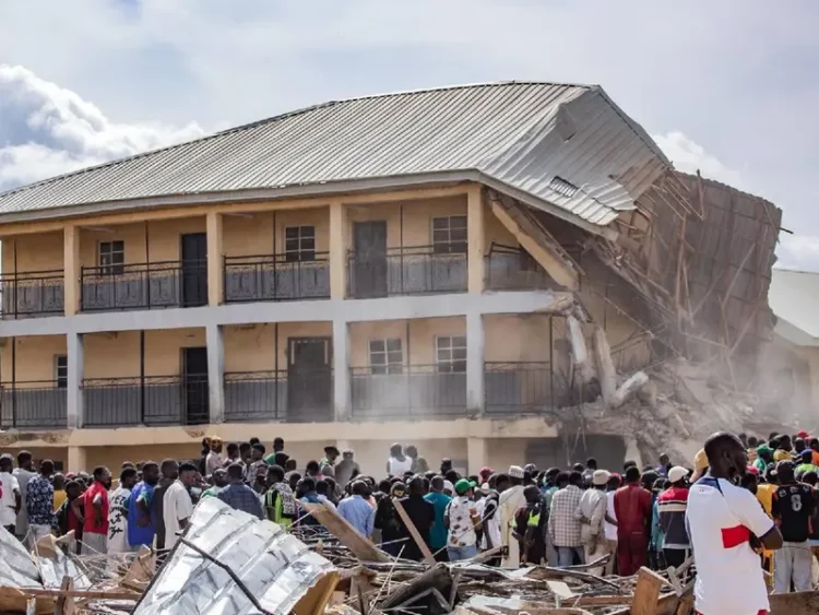 Derrumbe en escuela de Nigeria deja al menos 21 muertos