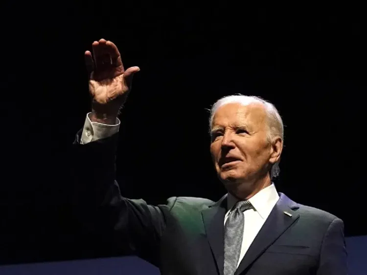 Biden considera replantear su candidatura tras positivo por Covid-19