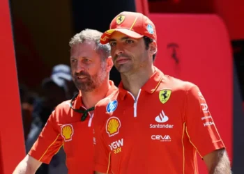 Carlos Sainz confía en ser mejor piloto que Hamilton