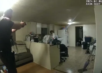 Policía mata a mujer afroamericana desarmada en su propia casa