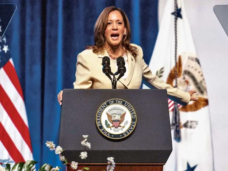 Kamala Harris gana ventaja ante Trump; suma 120 mdd en donaciones