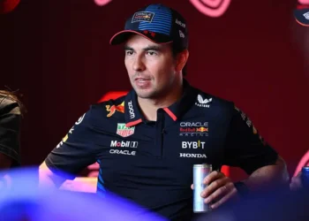 ‘Checo’ Pérez pone paños fríos con Red Bull
