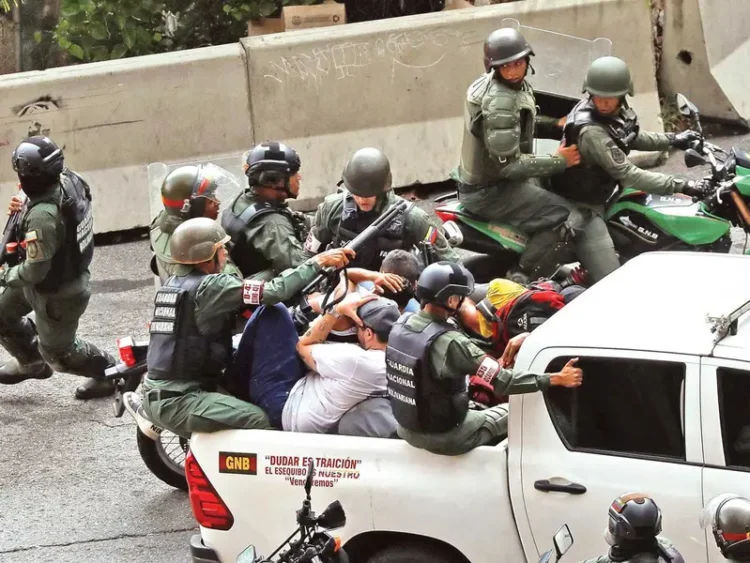 Represión de Maduro en Venezuela deja 12 muertos; reportan 749 detenidos