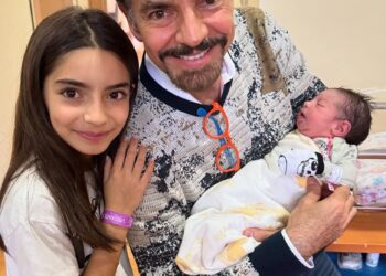 Eugenio Derbez presume su ‘parecido’ con Tessa, hija de José Eduardo con emotiva foto