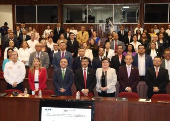 Capacita la ASF al personal administrativo y directivo de UAT