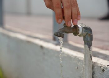 Hay agua, pero NLD sigue en semáforo rojo