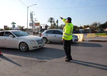 DEBEN AUXILIAR Y ORIENTAR Elementos de vialidad no multarán Paisanos