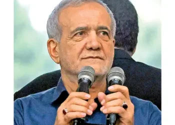 Irán guiña hacia Occidente con presidente reformista; logra 54% de los votos